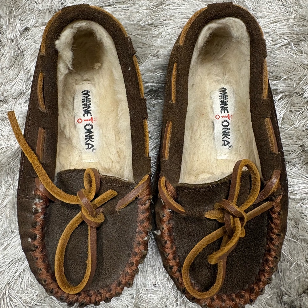 Toddler size 7 Minnetonka Brown Suede Moccasins
